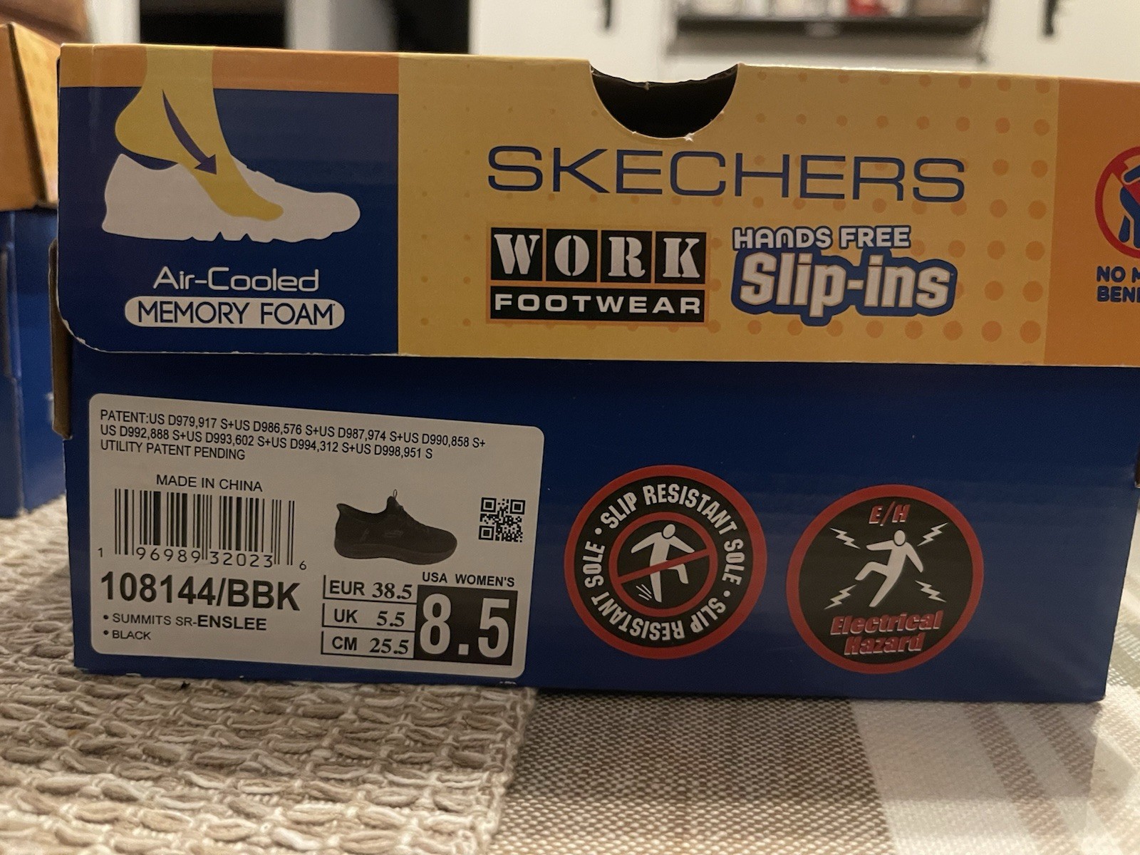 Women’s Sketchers, Work Shoes, Nonslip, Memory Foam Hands-Free Black Size 8 1/2