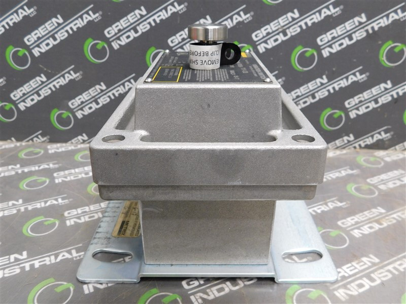 USED Metrix 5550-111-120 Vibration Switch 480VAC Max. 15A/250VDC Max. 1/4A 1/8HP