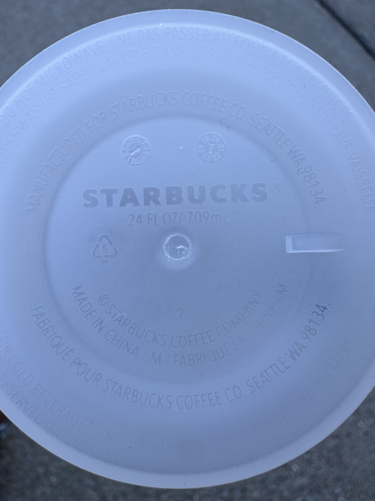 Starbucks 24 fl oz / 709 mL PET Plastic Cold Cup w/ Lid & Straw WA-98134