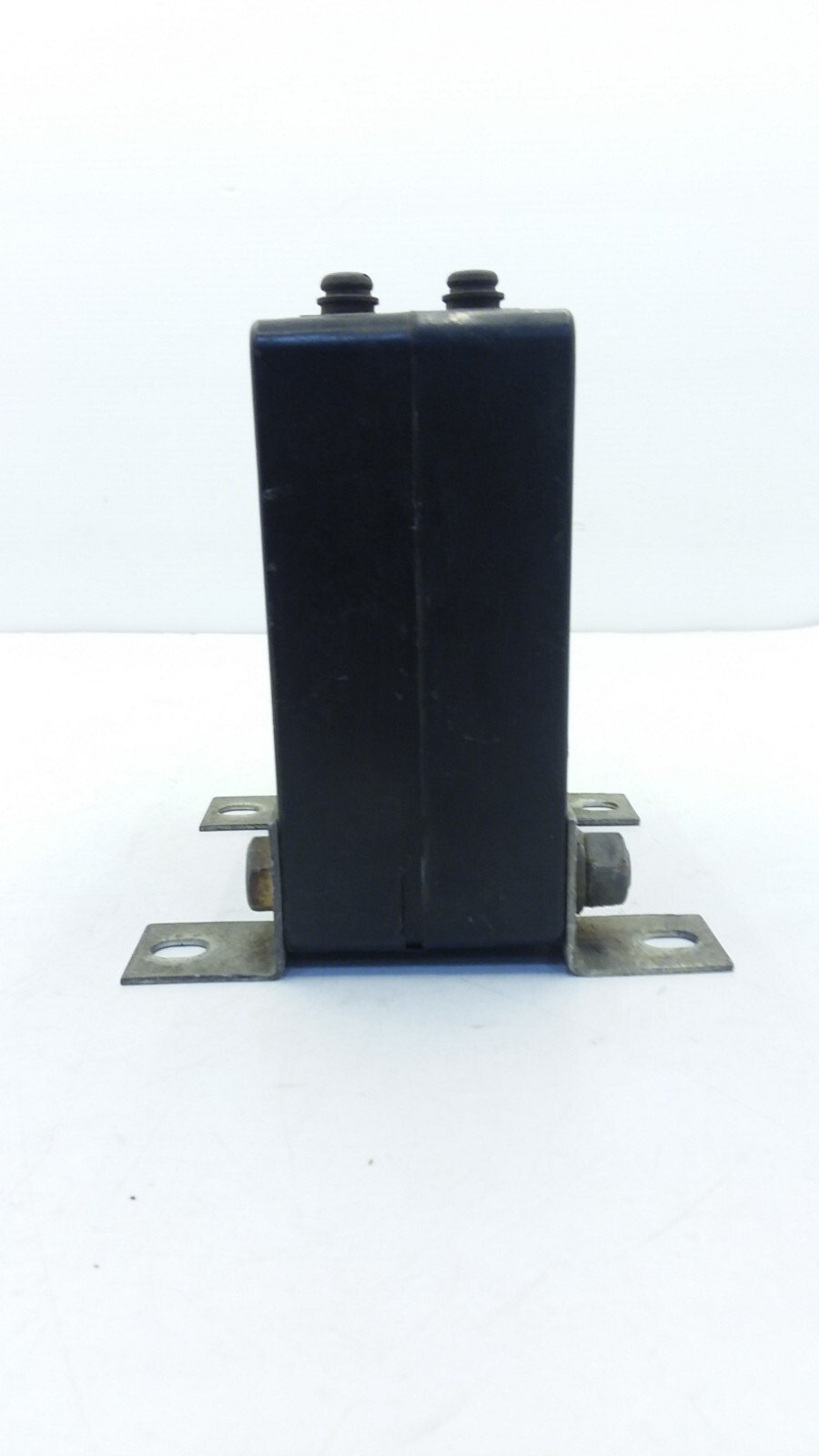 EATON 42-1003-4 CURRENT TRANSFORMER 600V 50/60HZ 300:5 RATIO