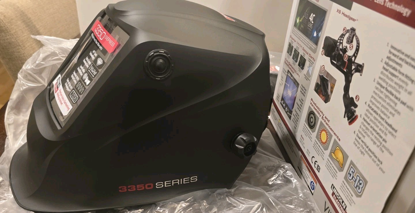 Lincoln Electric K3034-4 VIKING 3350 Auto Darkening Welding Helmet Matte Black