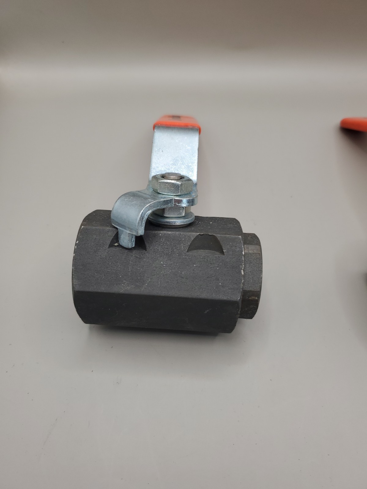 2-Dynaquip Controls Vle2.Nk 1/2 Manual 2-Way Ball Valve, Sae, Carbon Steel