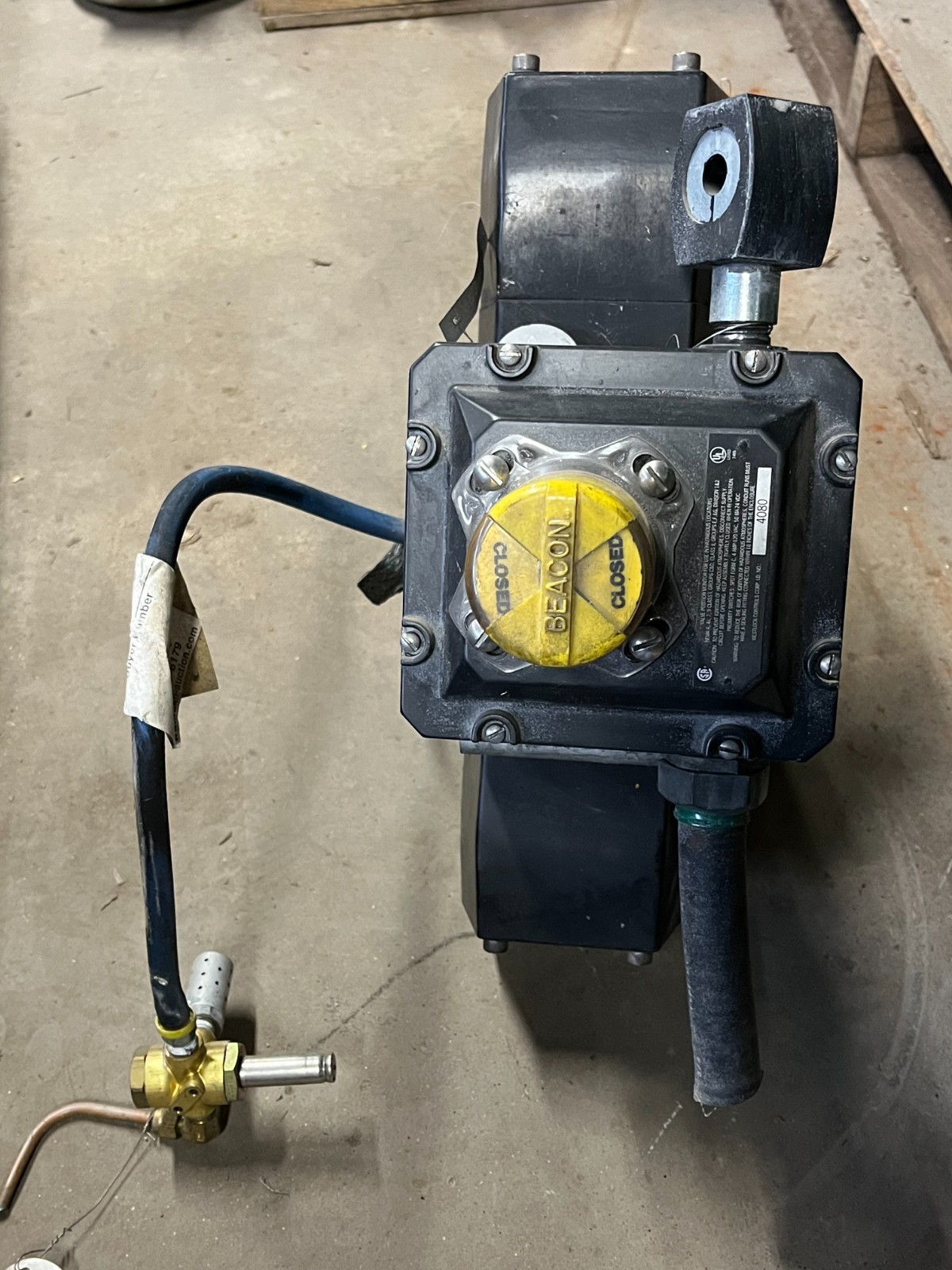 KEYSTONE 020-790-301 PNEUMATIC ACTUATOR WITH WESTLOCK MONITOR 4040