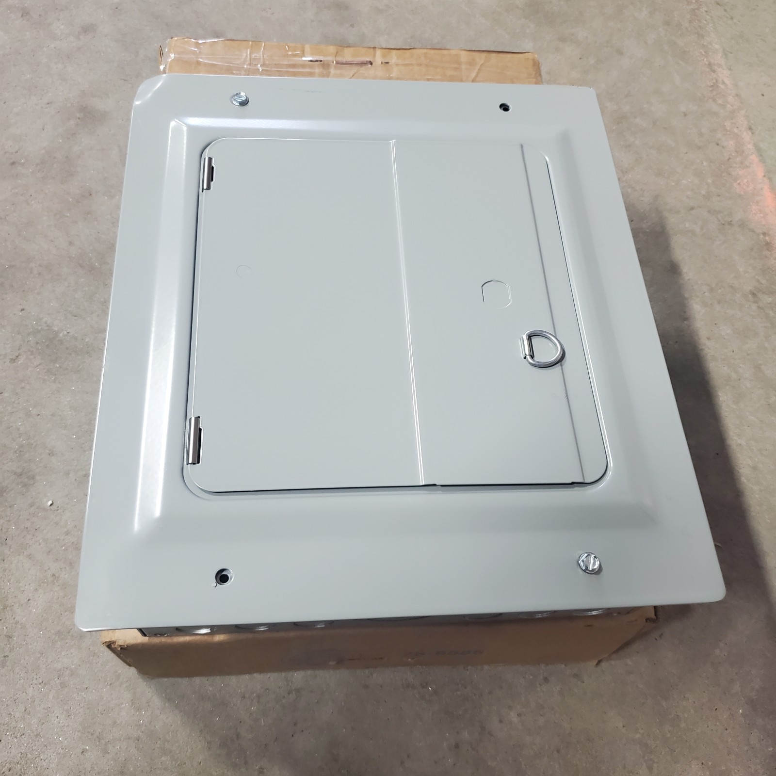 Eaton BR816L125FDP Eaton Indoor Main Lug 125A 8-Spaces 16-Circuits