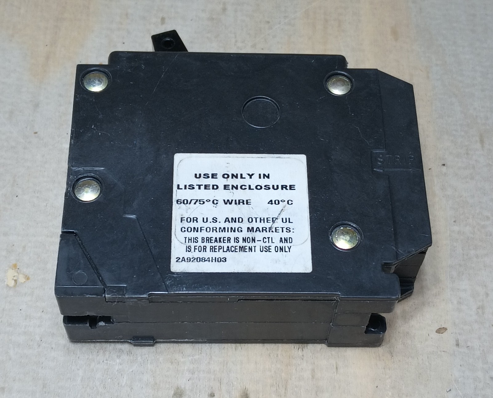 Eaton BR2020 Tandem Breaker