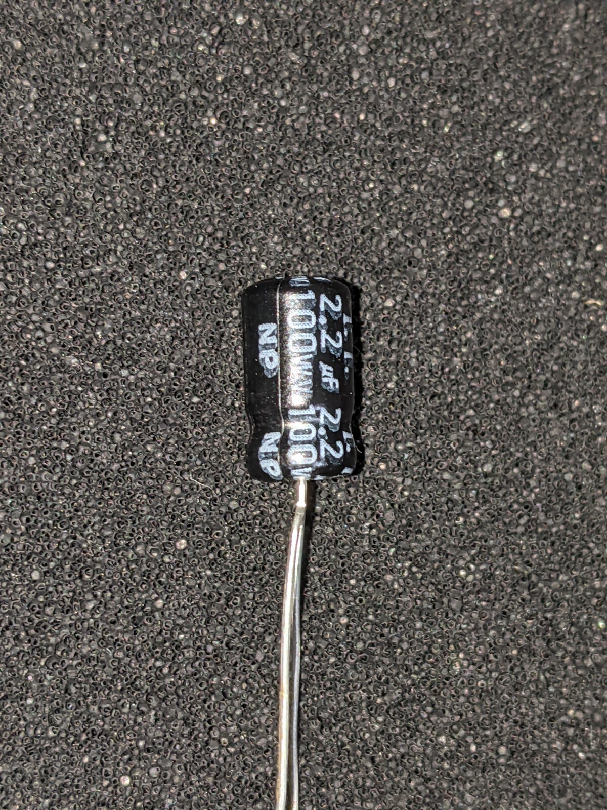 2.2 uF Non-Polarized Electrolytic Capacitor @ 100wV (10%) [10 pcs]