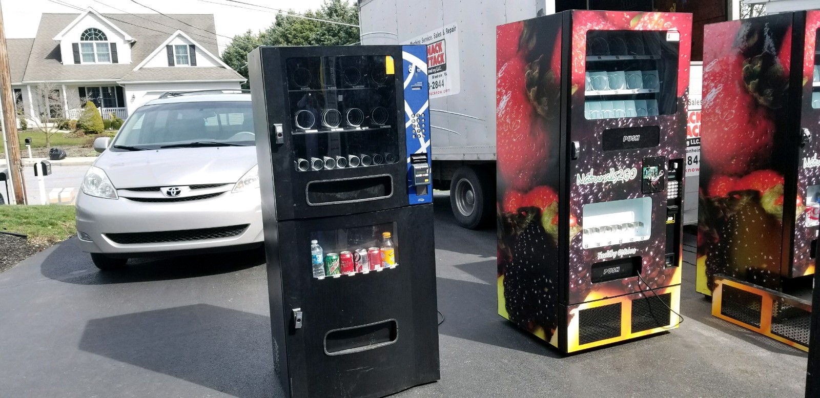 (2) SEAGA UBS618 COMBO VENDING MACHINE ONE HUMP «BOTTLE» CAMS / Free Ship!