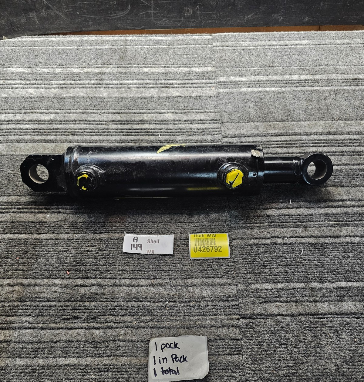 Hydraulic Welded Cylinder 2.89″ OD x 16″ Retracted x 1.52″ Rod 85510 1256445