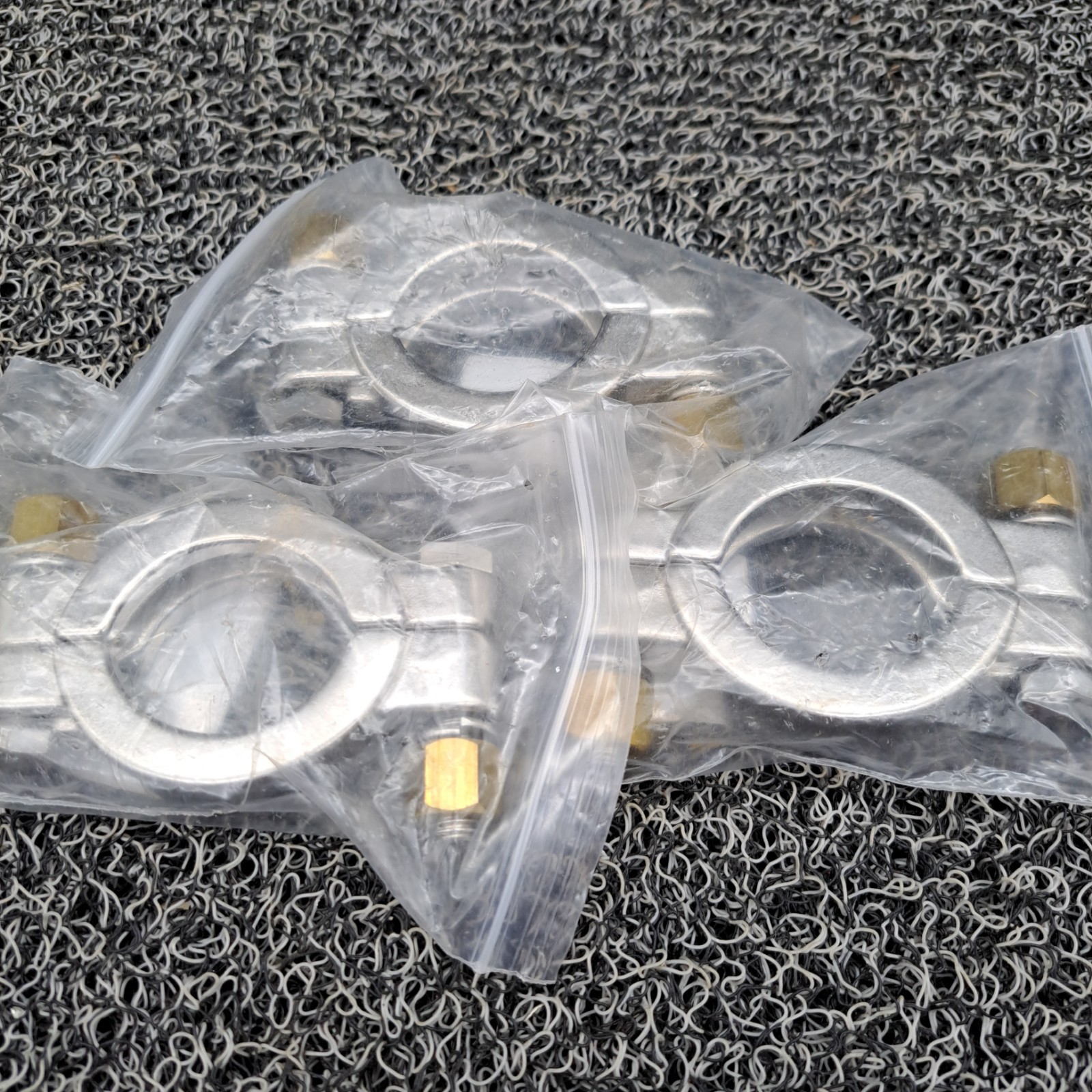 VNE 13MHP1.5 T304 SS 1.5″ High Pressure Clamp Lot of 3