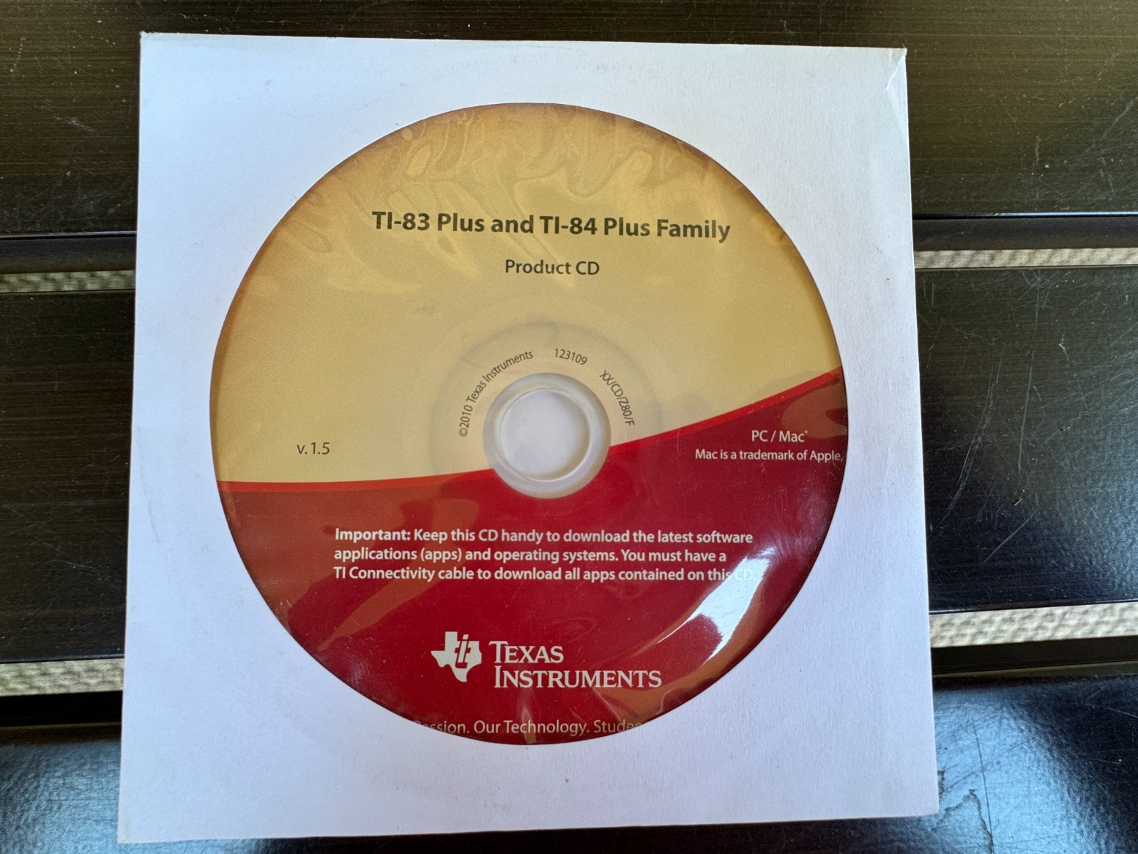 CD Texas Instruments TI–83 Plus and TI-84 Plus Family PC Mac 2010 Mint Conditio
