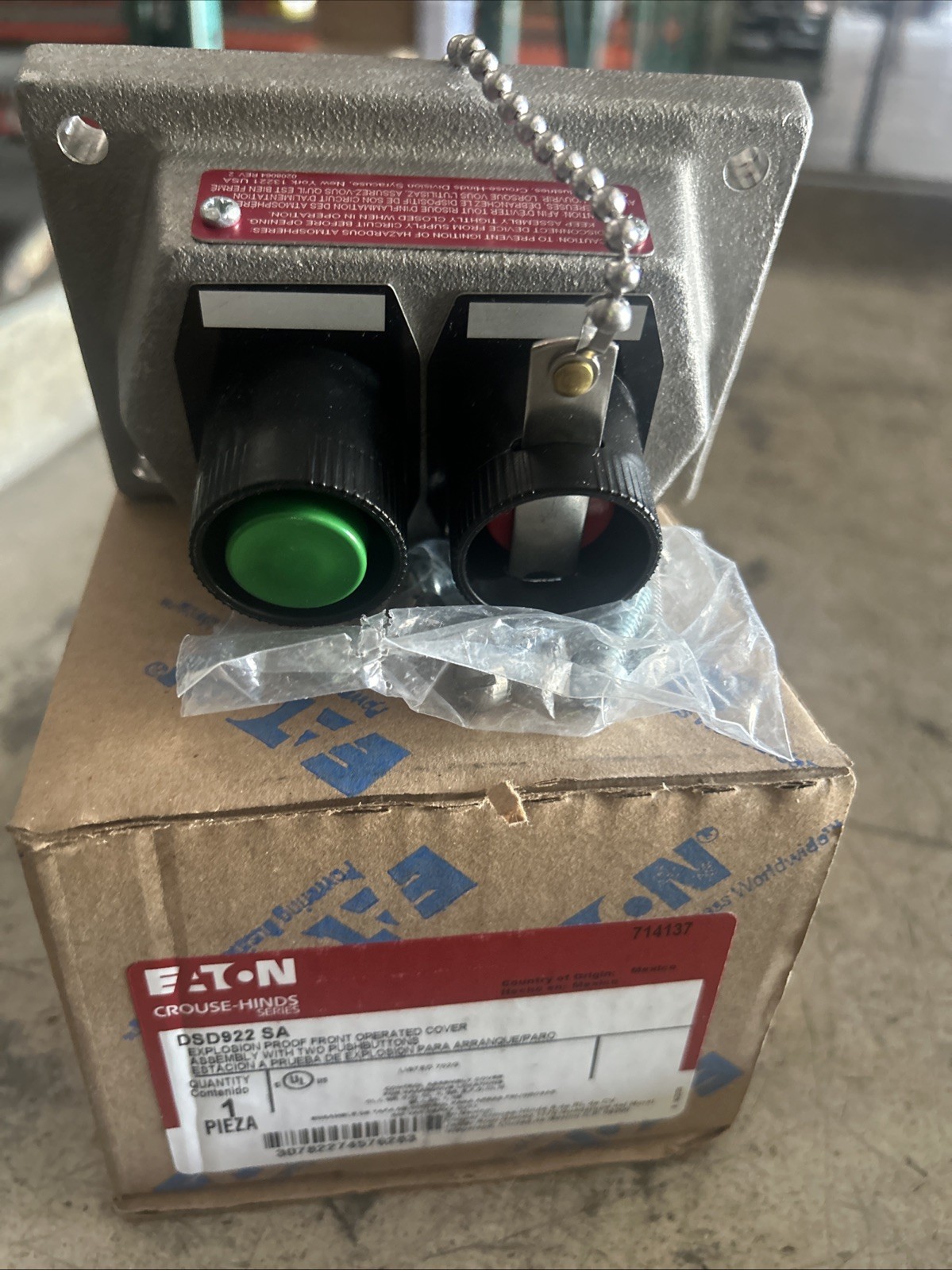 Eaton Crouse-Hinds DSD922-SA Expl. Proof Front Op. Cover with 2 Pushbuttons