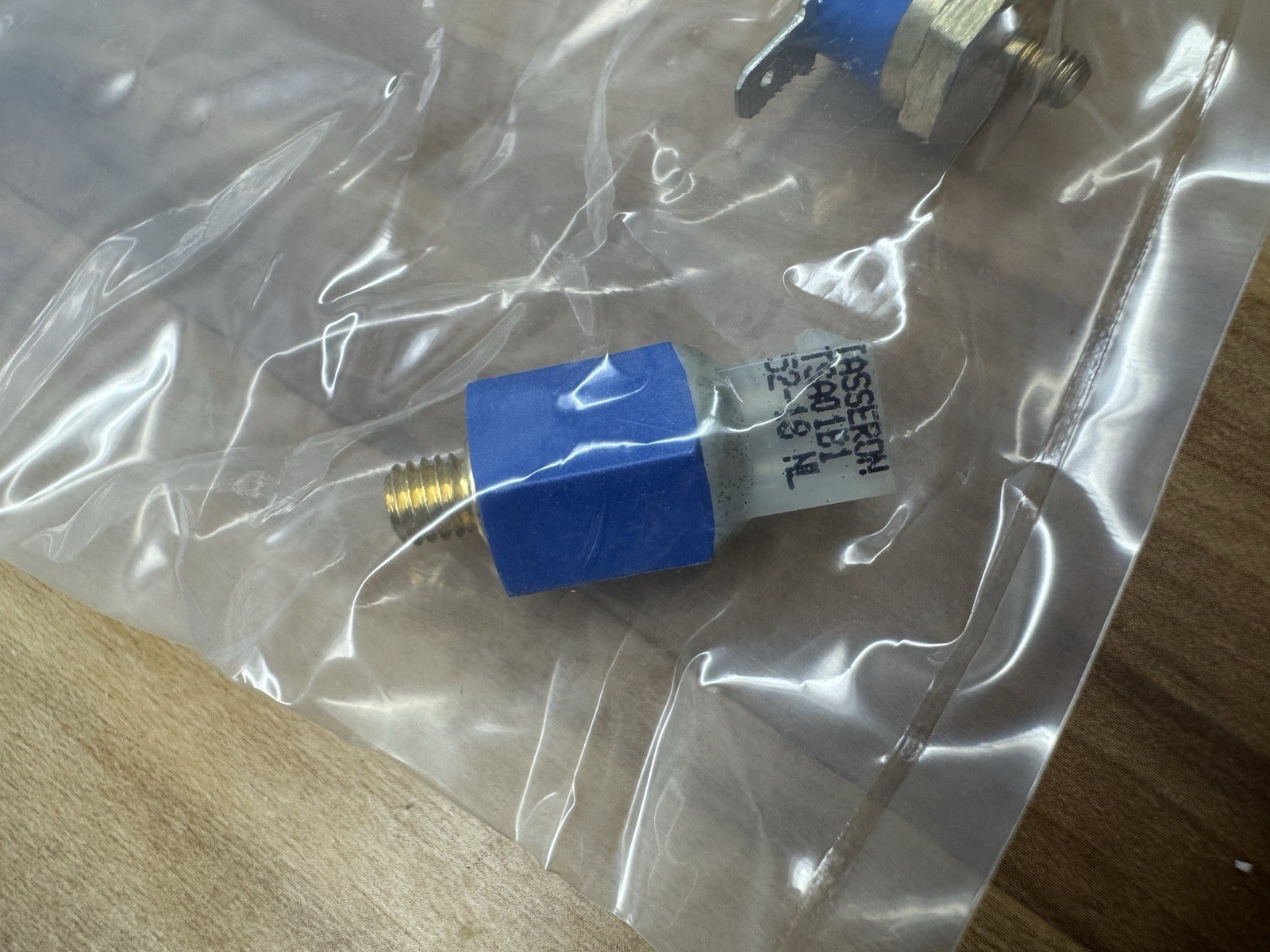 Weil McLain 383500300 KIT-R – WTR TEMP SNSR RETURN/SUPPLY SENSOR TSA(00BB)(01B1)