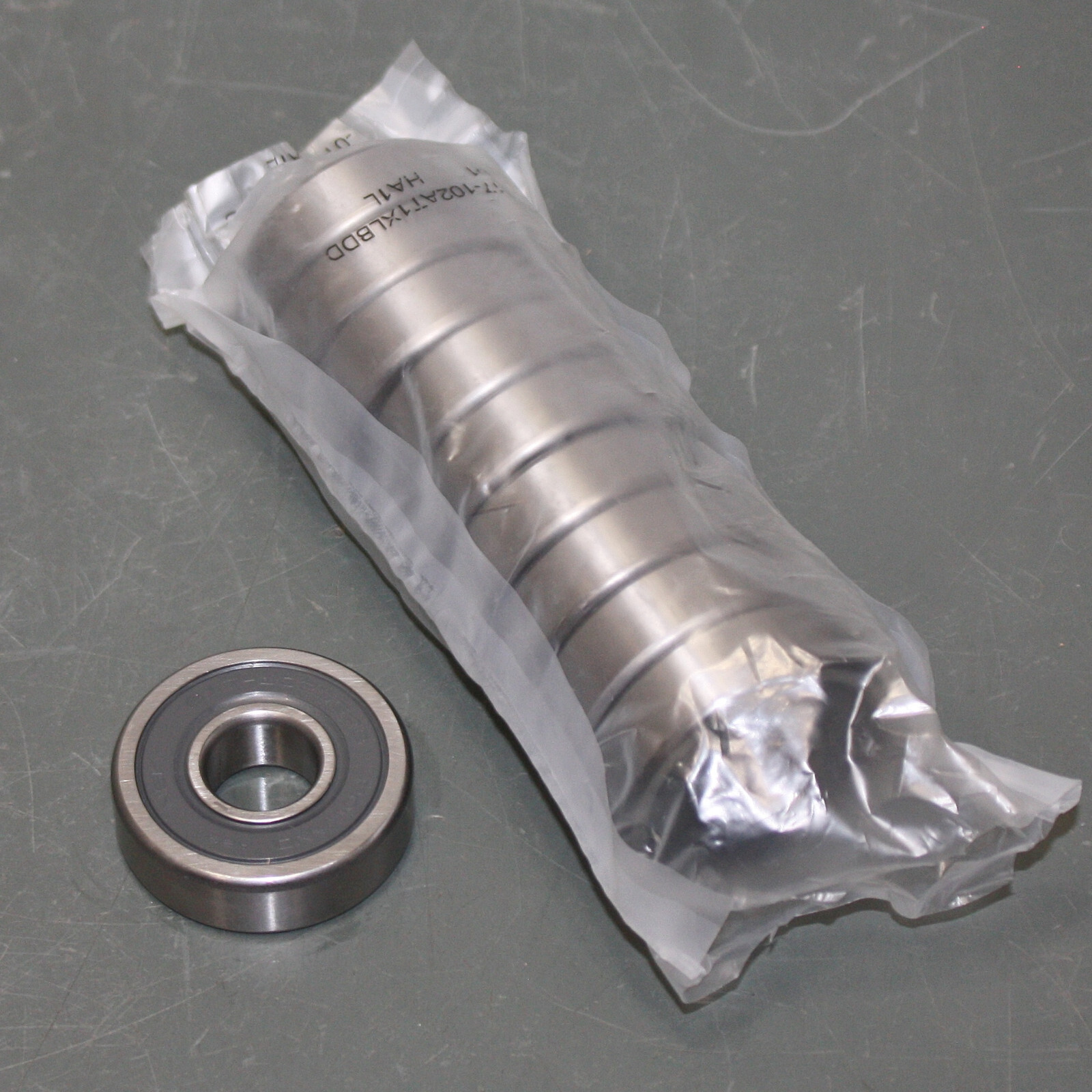 (10) NSK Radial Ball Bearings B17-102DG48, 47mm x 14mm x 17mm, Straight Bore