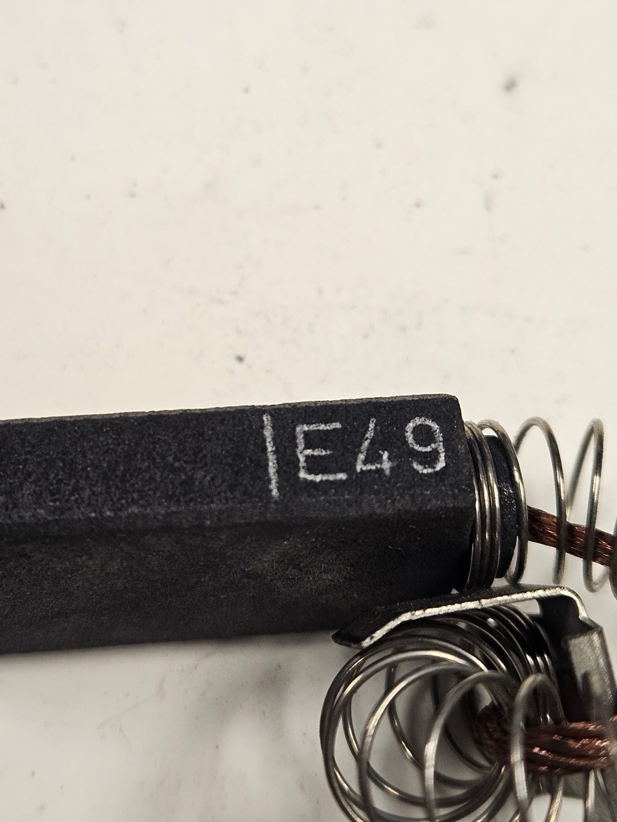 SET OF 2 NO NAME CARBON MOTOR BRUSH E27 E49 .510” WIDTH .235” THICK