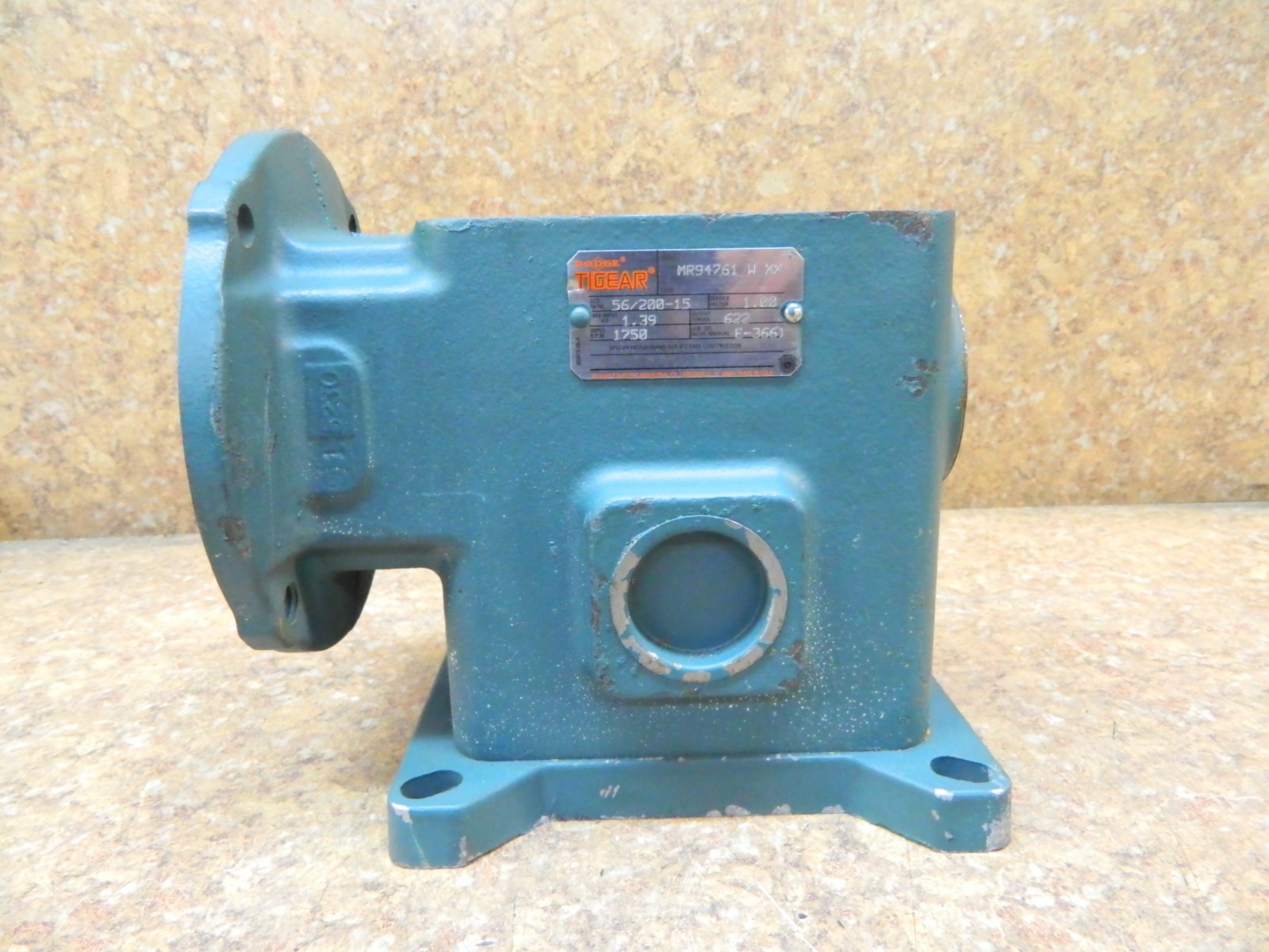 DODGE TIGEAR 15:1 Ratio 56/200-15 Speed Reducer 622 In lbs 56C