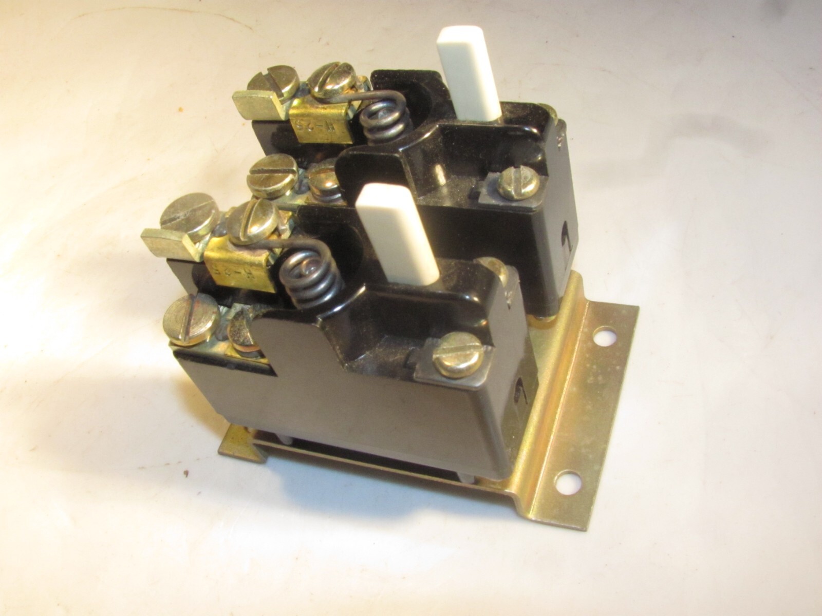 FURNAS 48DB21A-A4 OVERLOAD RELAY WITH (2) H25 HEATERS 48DB21AA4