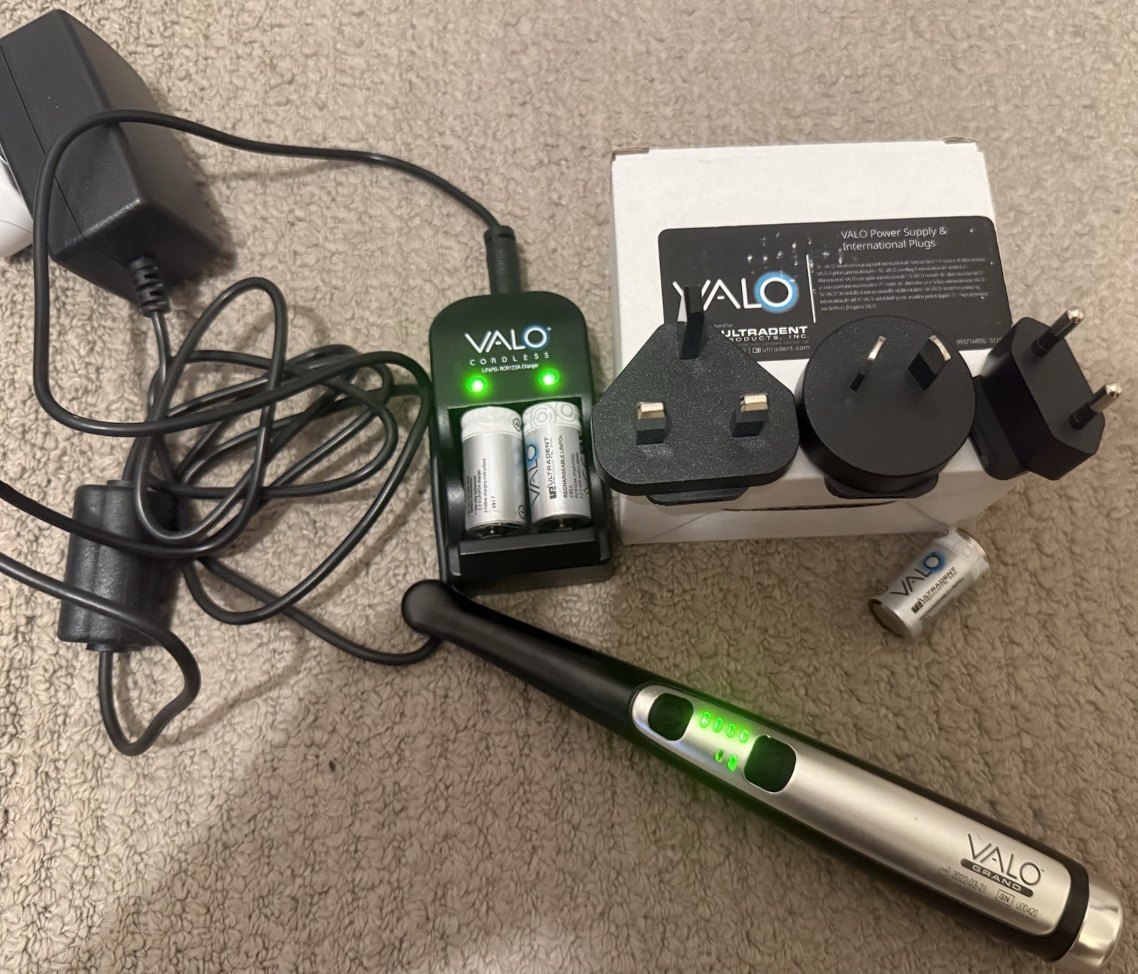 Ultradent VALO Grand Cordless 2022 Dental LED Curing Light – Black