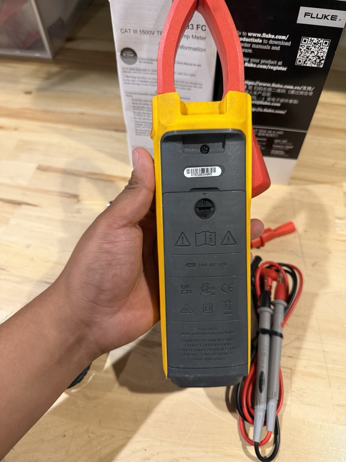 FLUKE 393 FC CAT III 1500V TRMS CLAMP METER W/LEADS (TESTED)