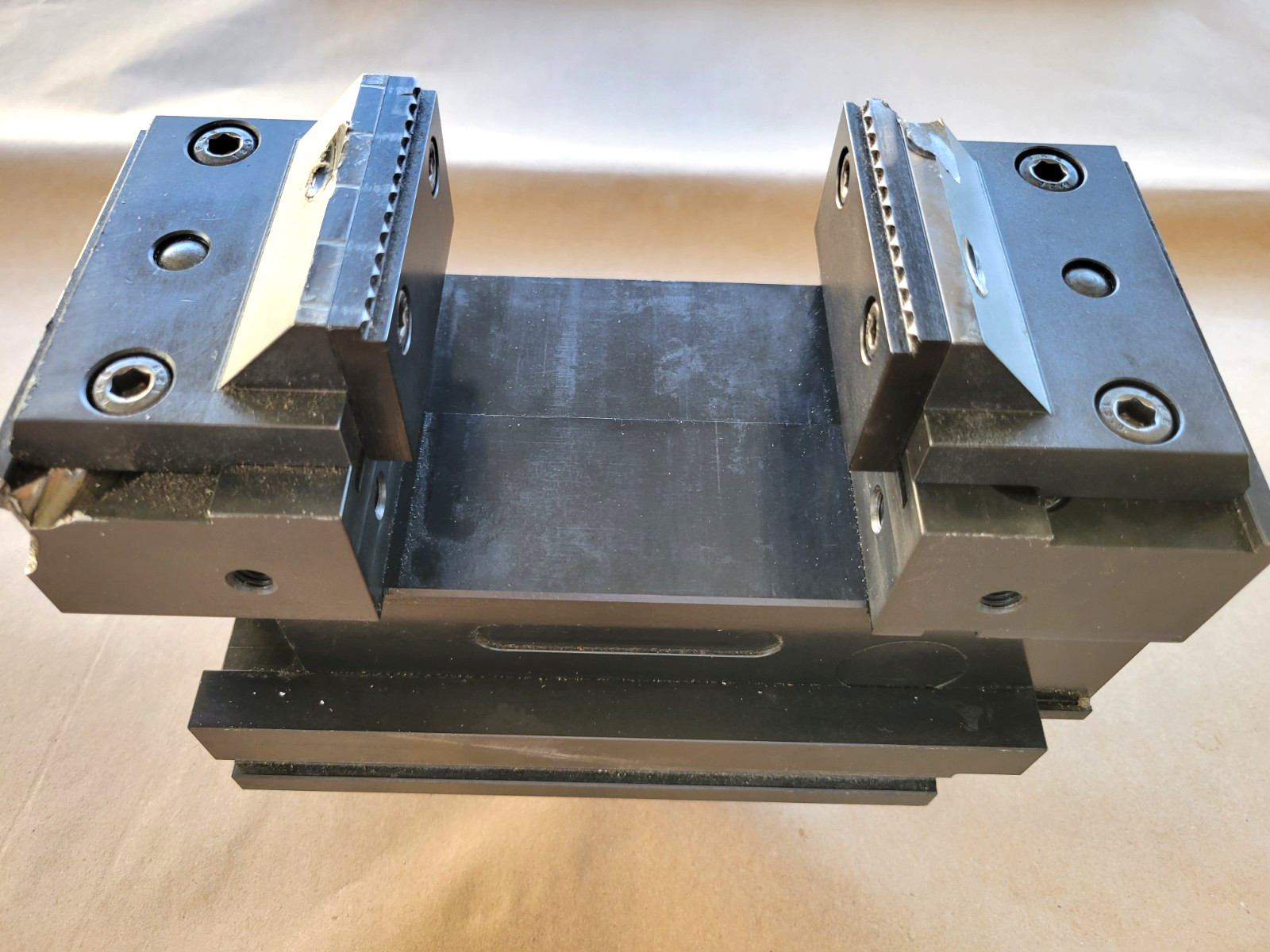 5-AXIS STEEL VISE W/SCHUNK VERO-S SPA 40 CLAMPING PIN