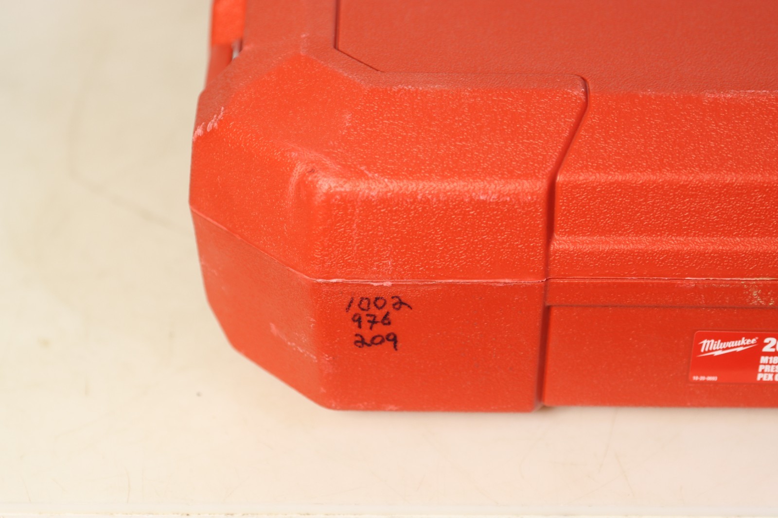 Milwaukee M18 18V Short Throw Press Tool Kit with 3 PEX Crimp Jaws W/ (2) 2.0 Ah
