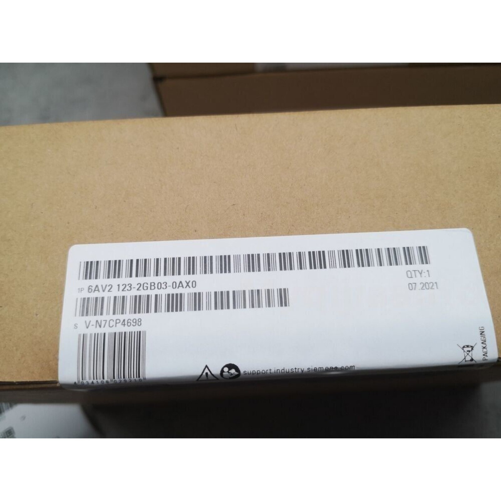 NewSiemens 6AV2123-2GB03-0AX0 6AV2 123-2GB03-0AX0 SIMATIC HMI KTP700 Basic Panel