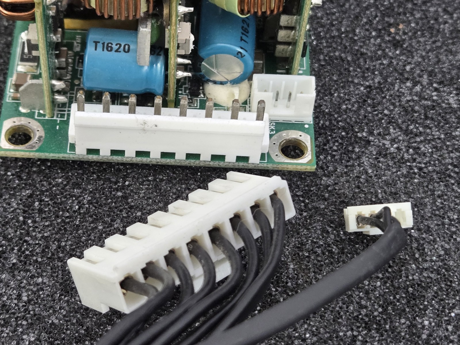 Astec Artesyn 3-Output Power Supply LPT104-M 5V@18A 24V@3A 12V@2.3A In:100-250V