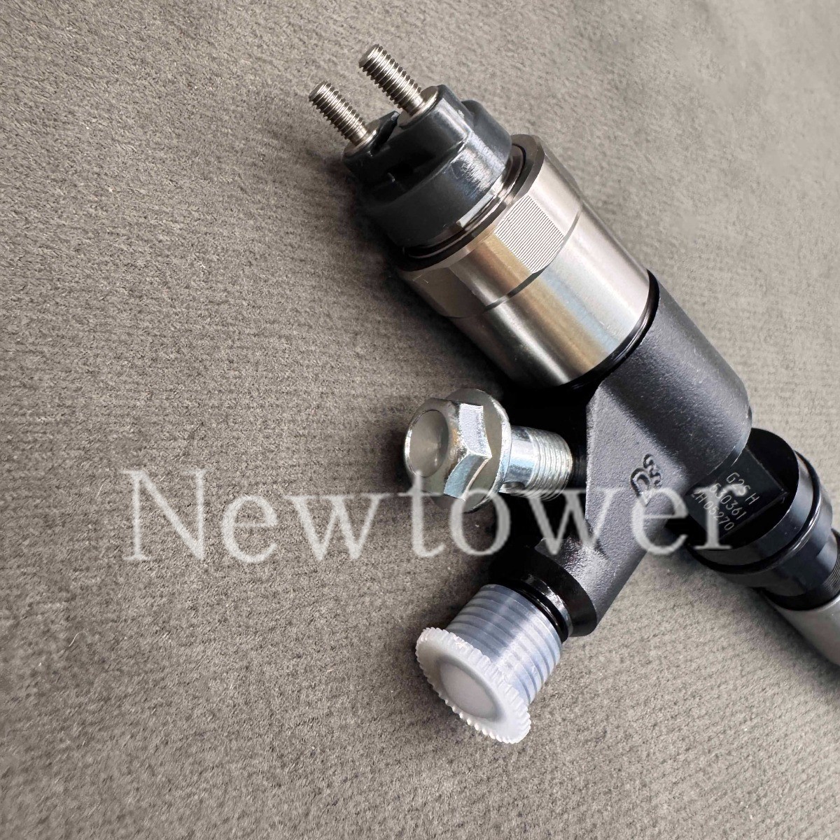 4X New Fuel Injector DZ100211 FOR John Deere 4045T 6068T 095000-6320 RE530361