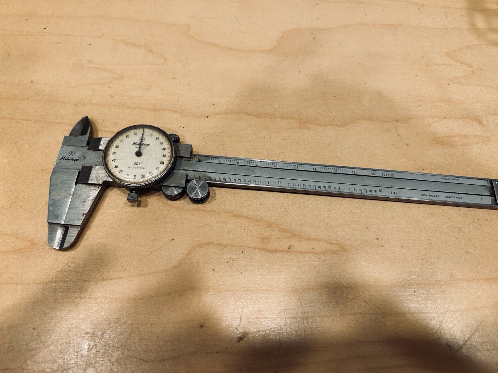 Mitutoyo 505-626 Dial Caliper 0-6 in Range, 0.001 in Grad, White Dial