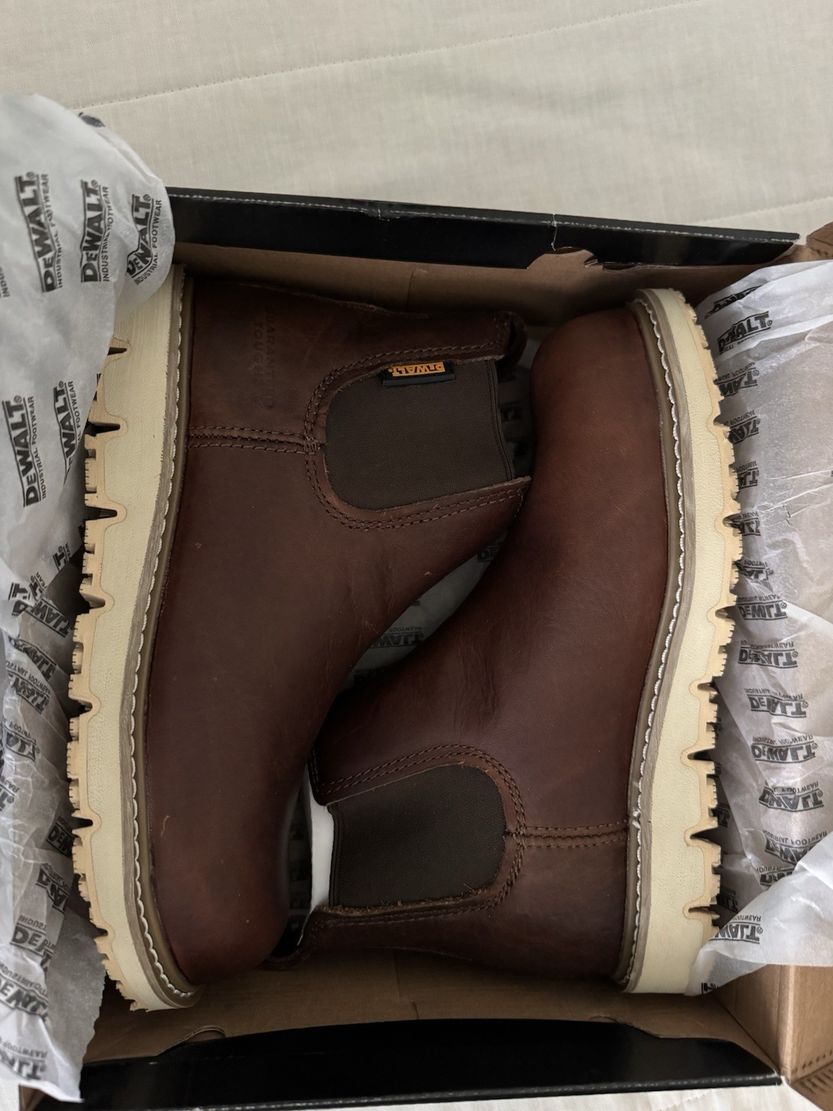 DEWALT Albany CT Women’s Work Boots Size 8 Wide Slip Resistant