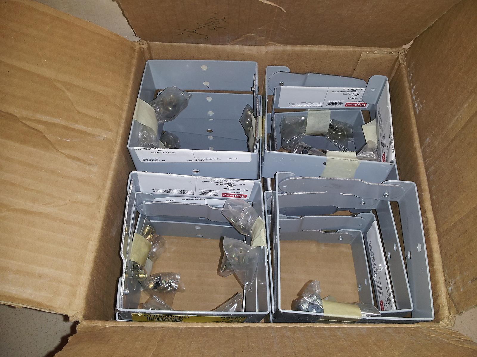NOS Hoffman F44GUC NEMA-1 Wireway U-Connector 52260 4″ x 4″ 39131711– Box of 16