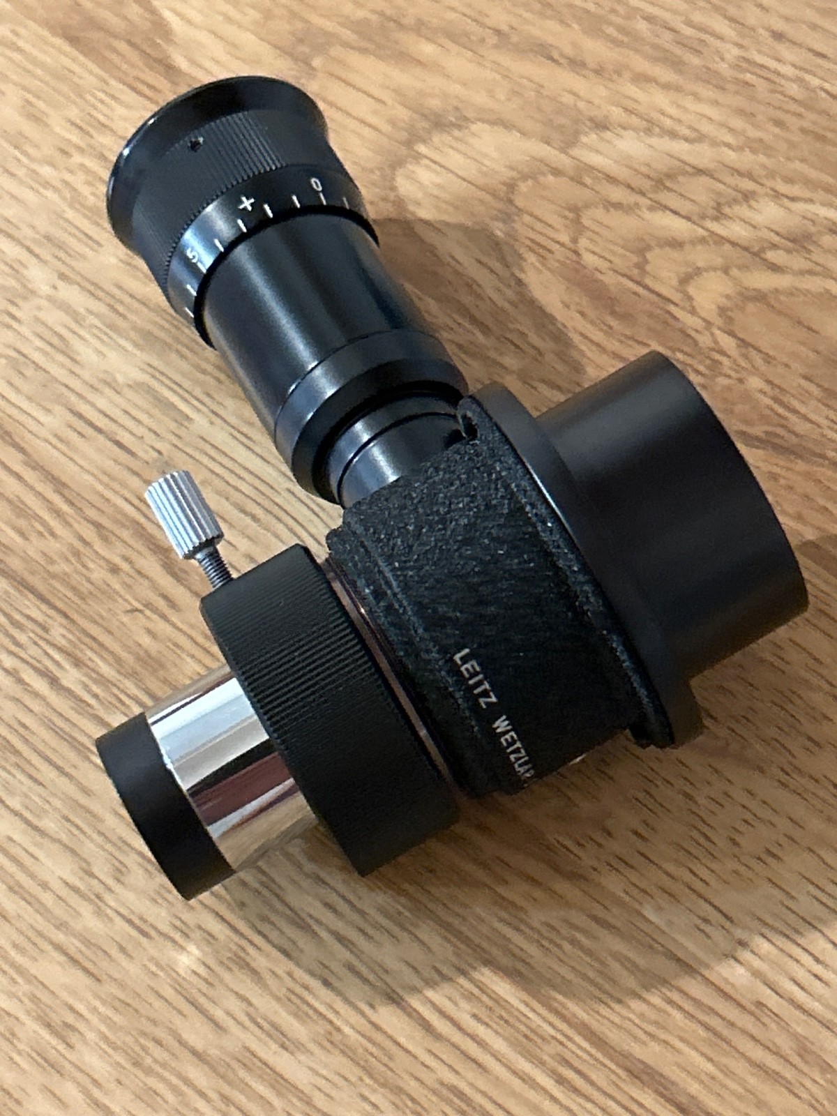 Leitz Germany Microscope Head w/ 10x Periplan GF Eyepieces & Camera Adapter