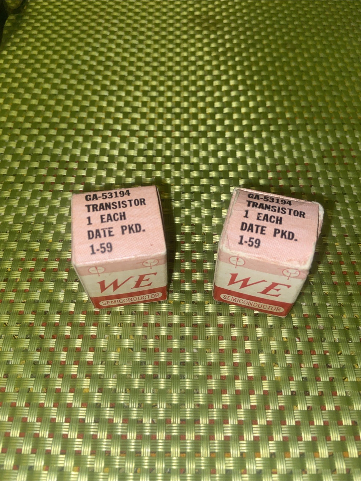 Lot of 2 NOS Western Electric GA-53194 Transistor Gold Lead Germanium – Bin JBP