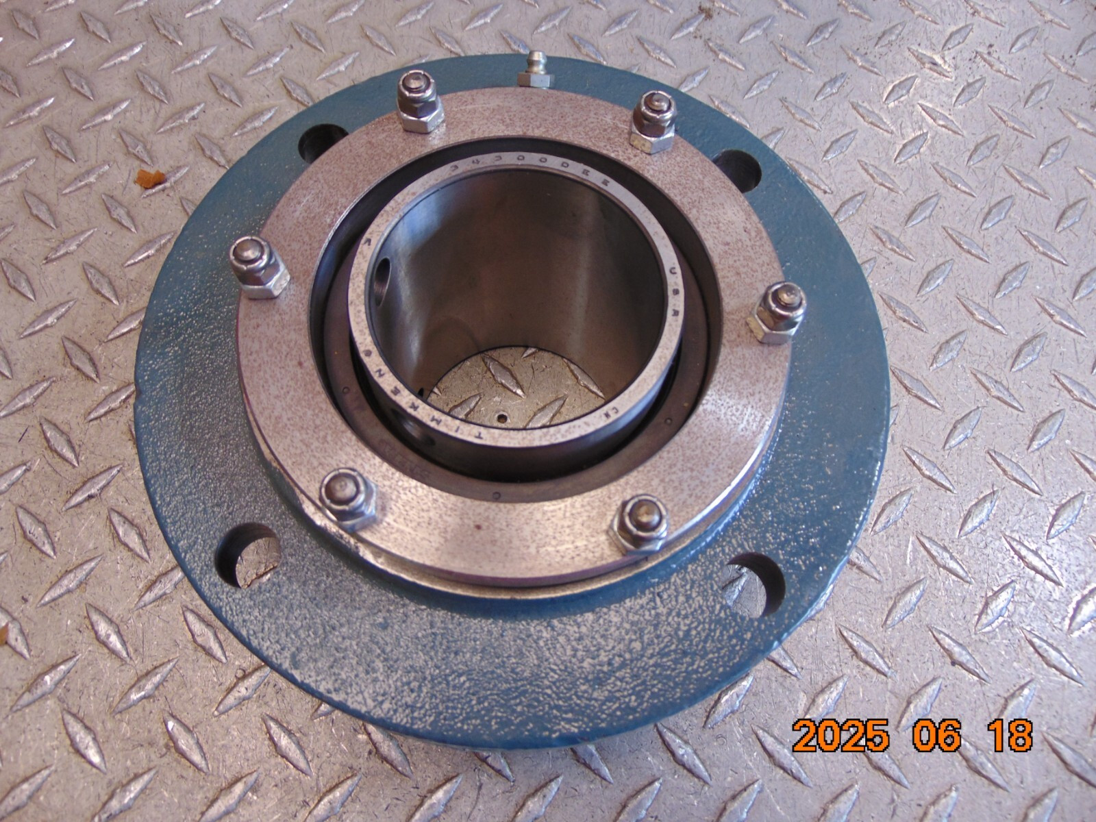 Timken 34300DEE Tapered Roller Bearing Double Cone W/ Housing