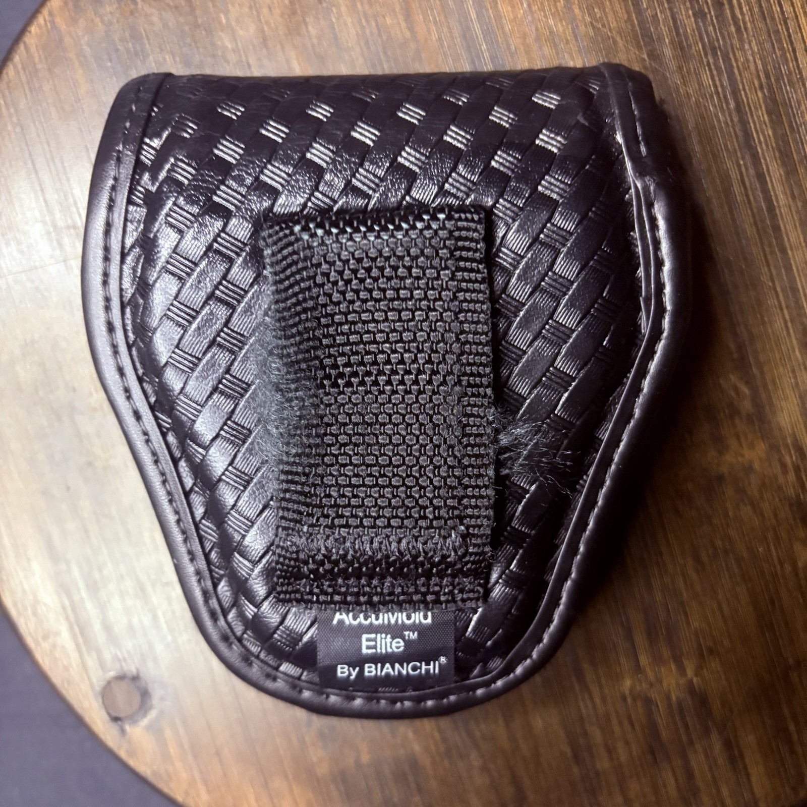 Bianchi Handcuff Case 7900 Basket Weave AccuMold Size 1 #22063