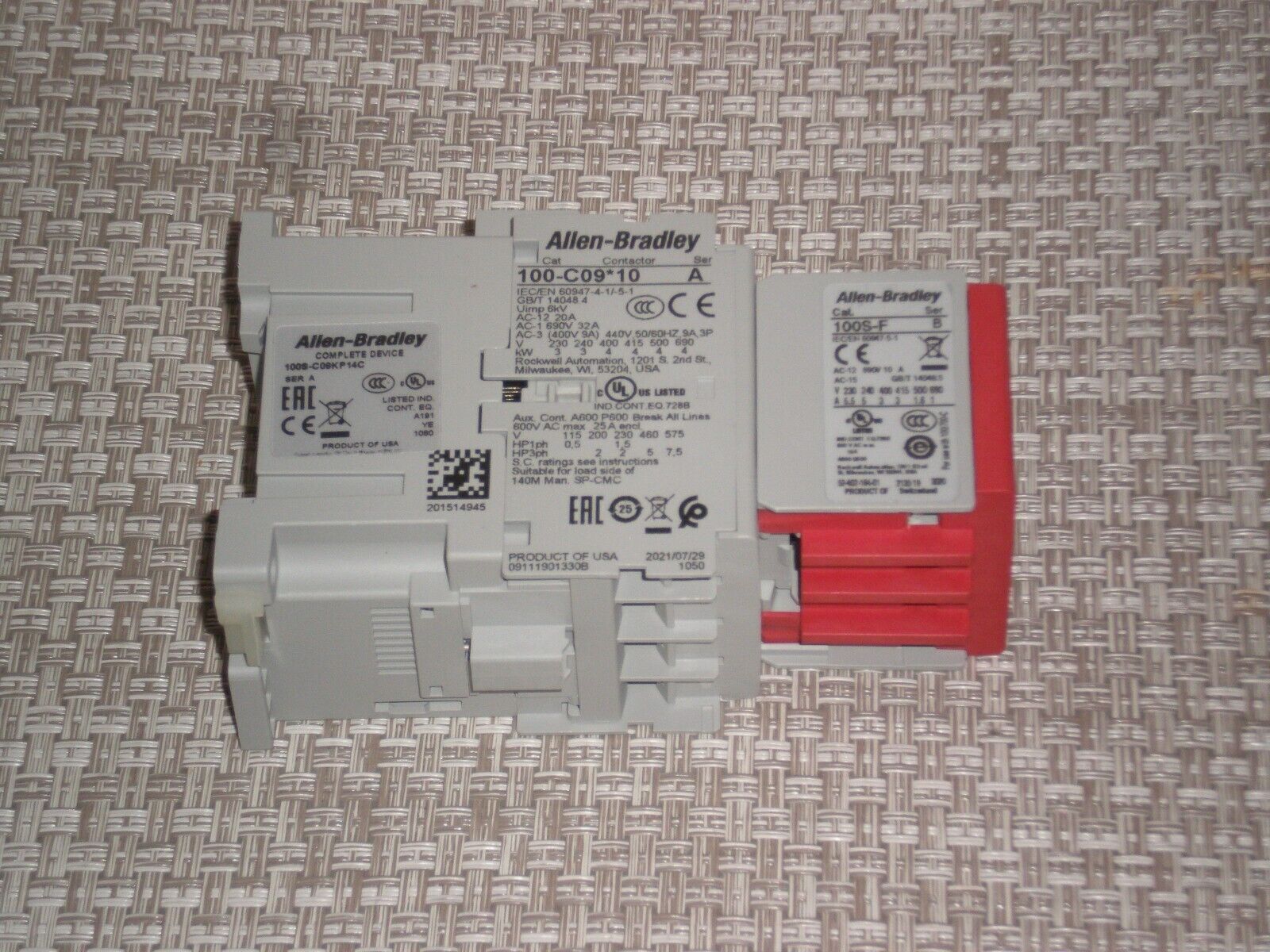 New! Allen Bradley 100S-C09KP14C Safety Contactor 100-C09*10 and 100S-F