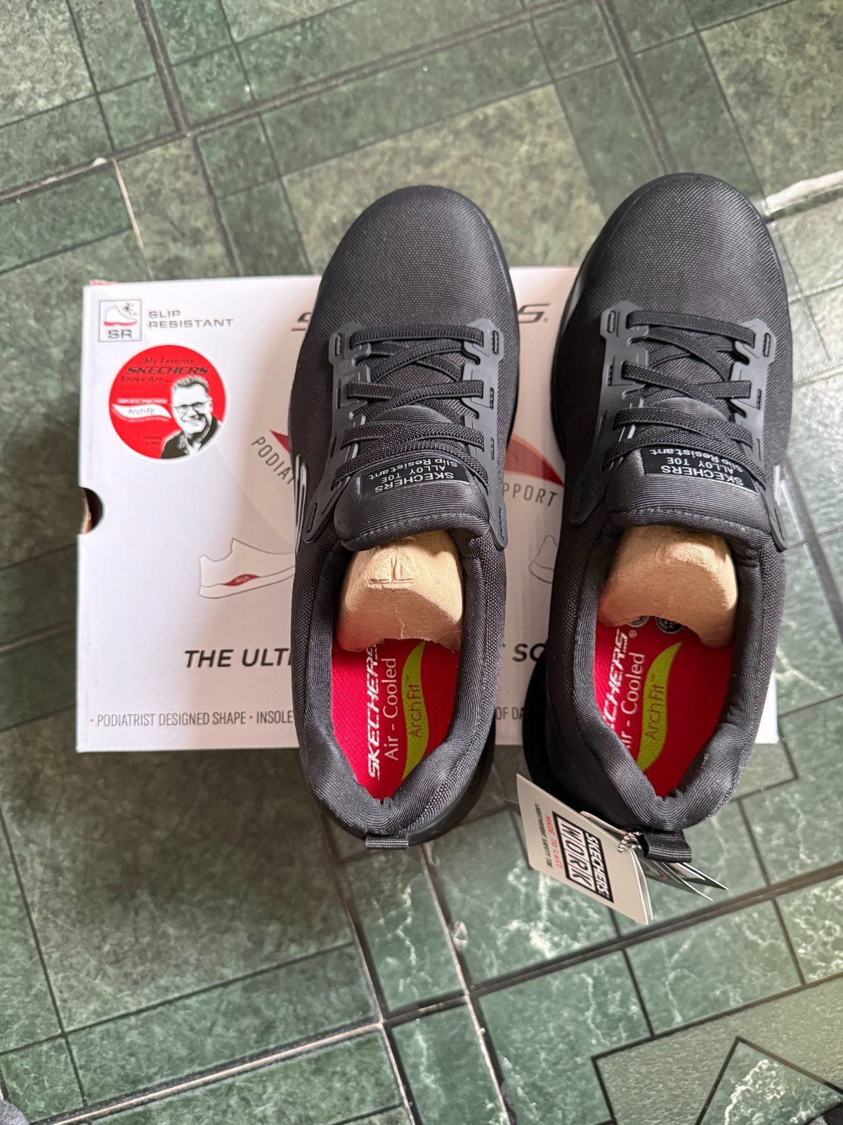 Sketchers Work Footwear Men 9.5 Safety Toe Arch Fit Slip Resistant – (50% OFF)