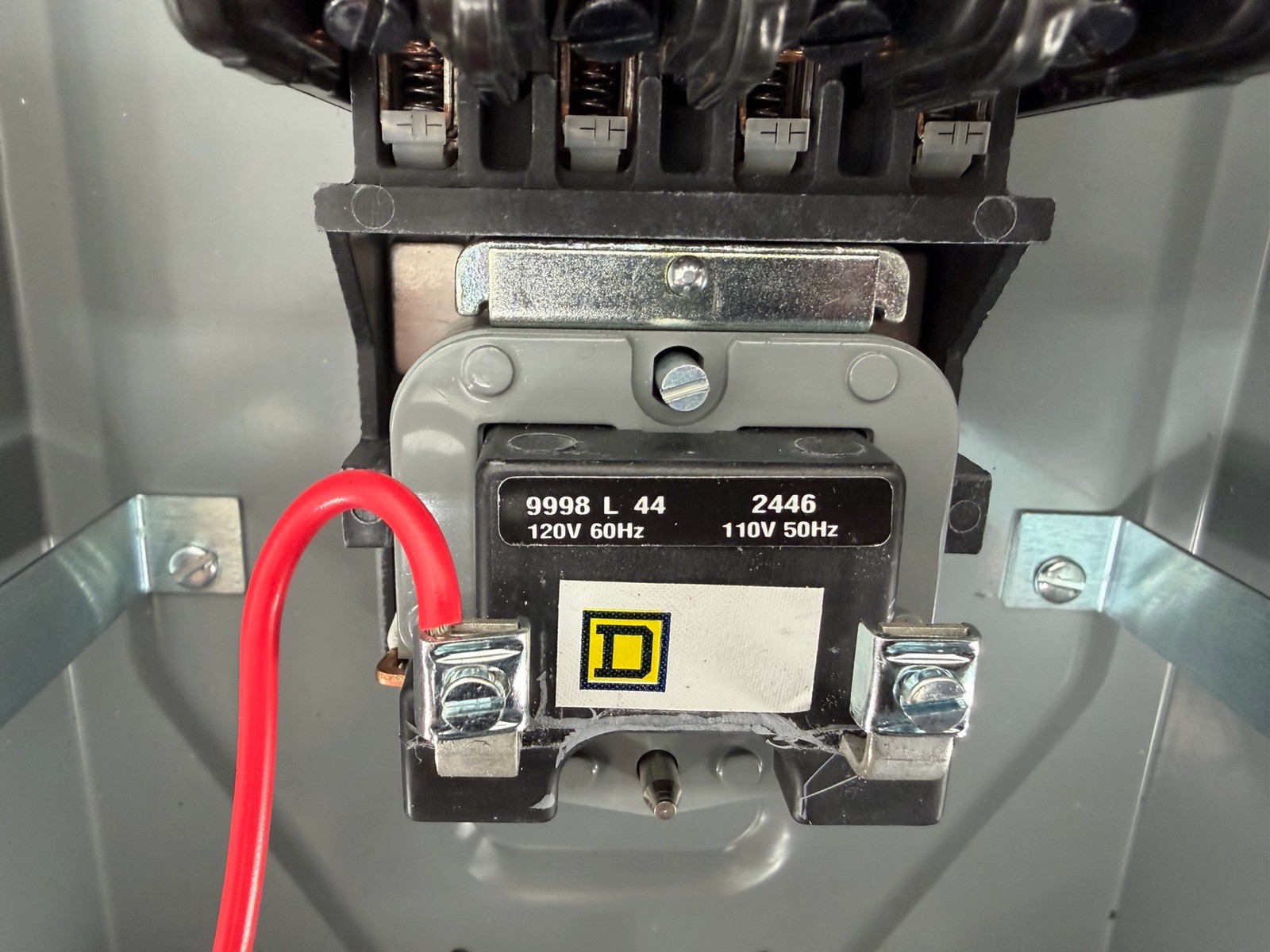 Square D 8903LG40V02C Multi-Pole Lighting Contactor, Electrically Held, 4P, 4NO