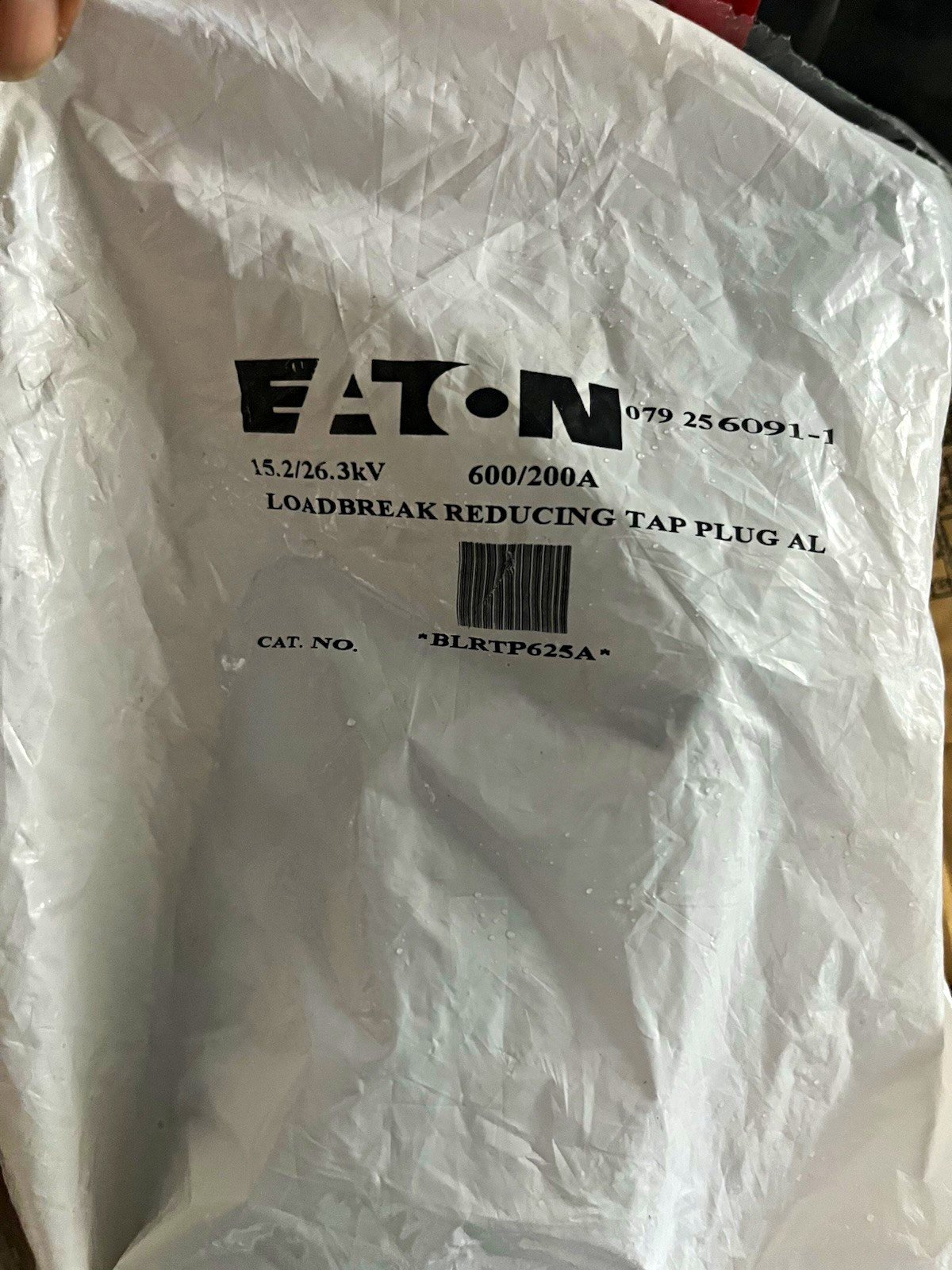 Eaton BLRTP625A Loadbreak Reducing Tap Plug Aluminum AC 15.2/26.3kV 600/200A