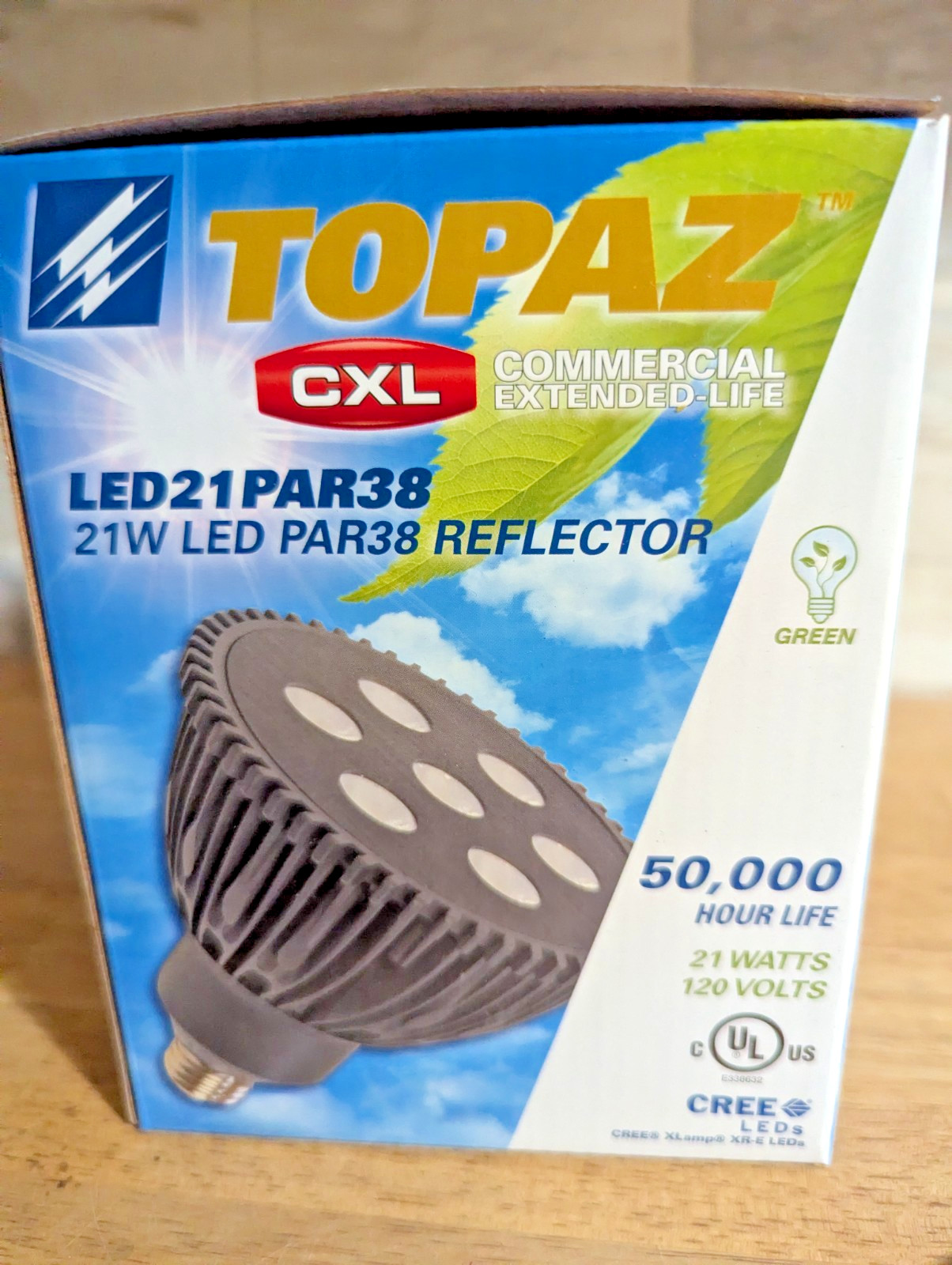 NEW in Box TOPAZ LED 21W PAR38 Reflector Light Bulb 50000 Hours CREE SP-15 3200K