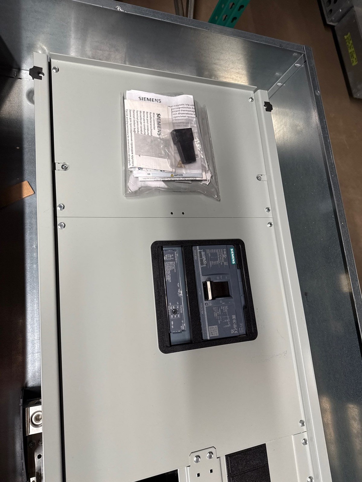 Siemens P3E80VE350ABS Panelboard P3 350A 480/277V 3PH 4W MCB Panel 350 Amp New