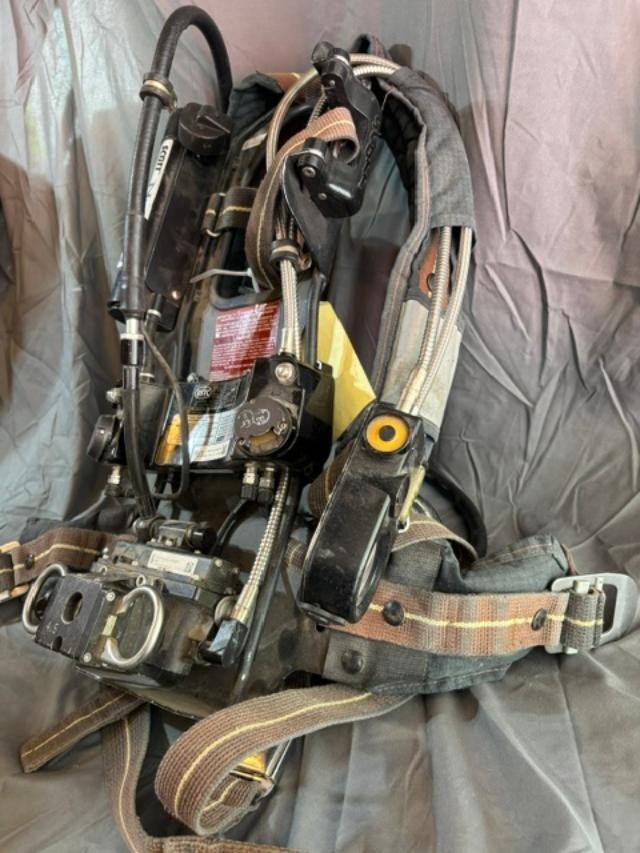 Scott 4.5 NXG2 SCBA Harness w/AirPak Plus & EZ Flo Regulator, Firefighter
