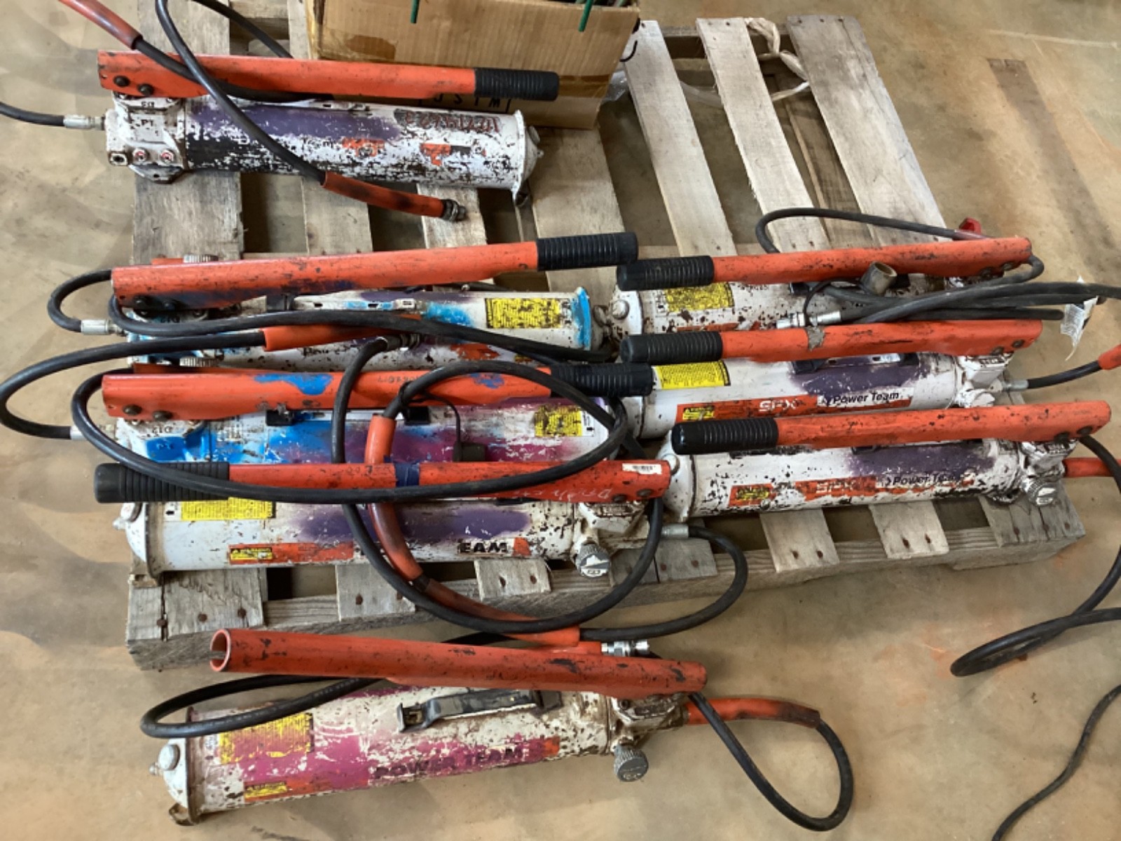 (1) SPX Power Team P159 Model C Hydraulic Hand Pump 10,000psi 700bar