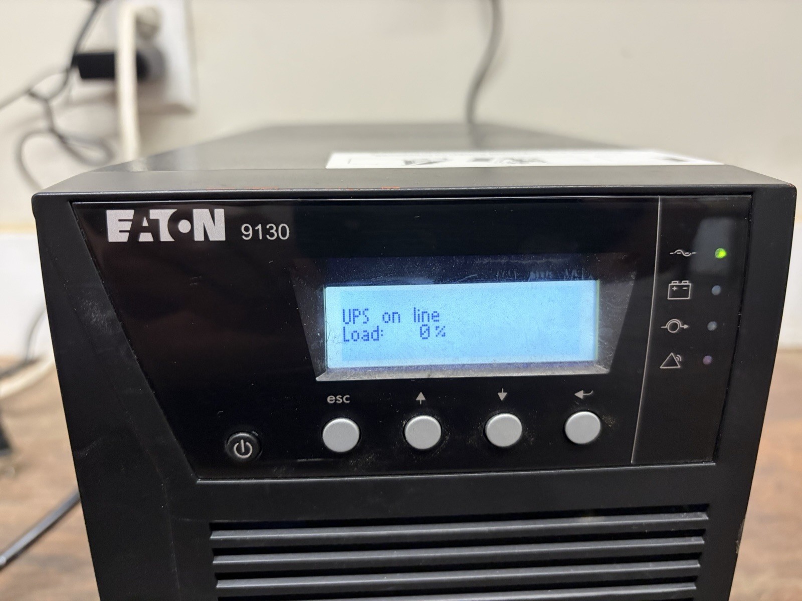 EATON 9130 Tower UPS PW9130L700T Compact Uninterruptible 700VA