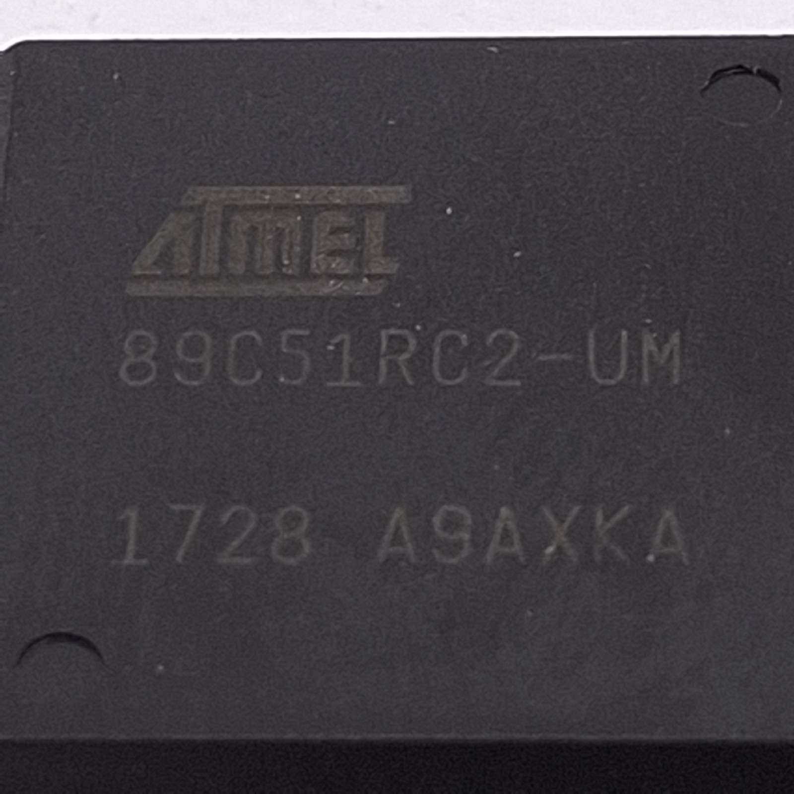 Lot of 5 Atmel 89C51RC2-UM Microcontroller 8-Bit, 32kB Flash, 1024B XRAM, 32 I/O