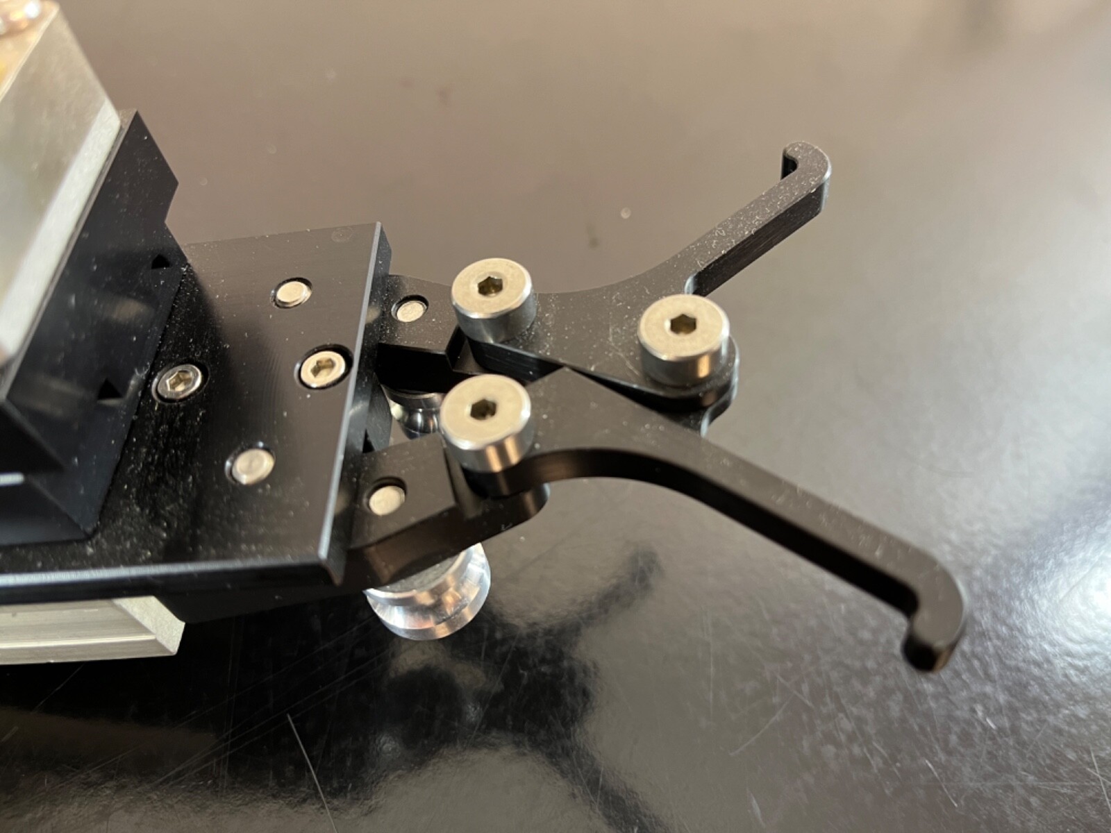 Sutter Instruments Co. MP265/M-134 “narrow format” motorized micro manipulator