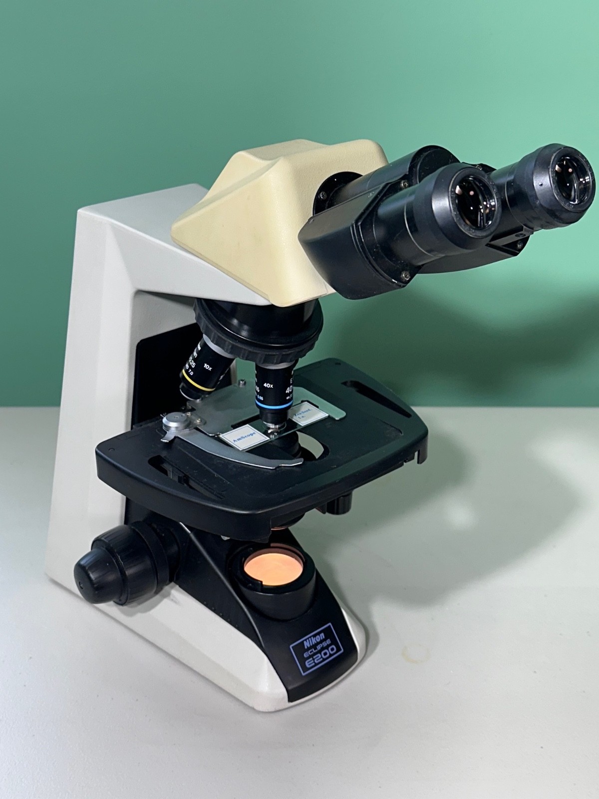 Nikon Eclipse E200 Binocular Microscope CFI E Plan 4X 10X 40X 100X Tested