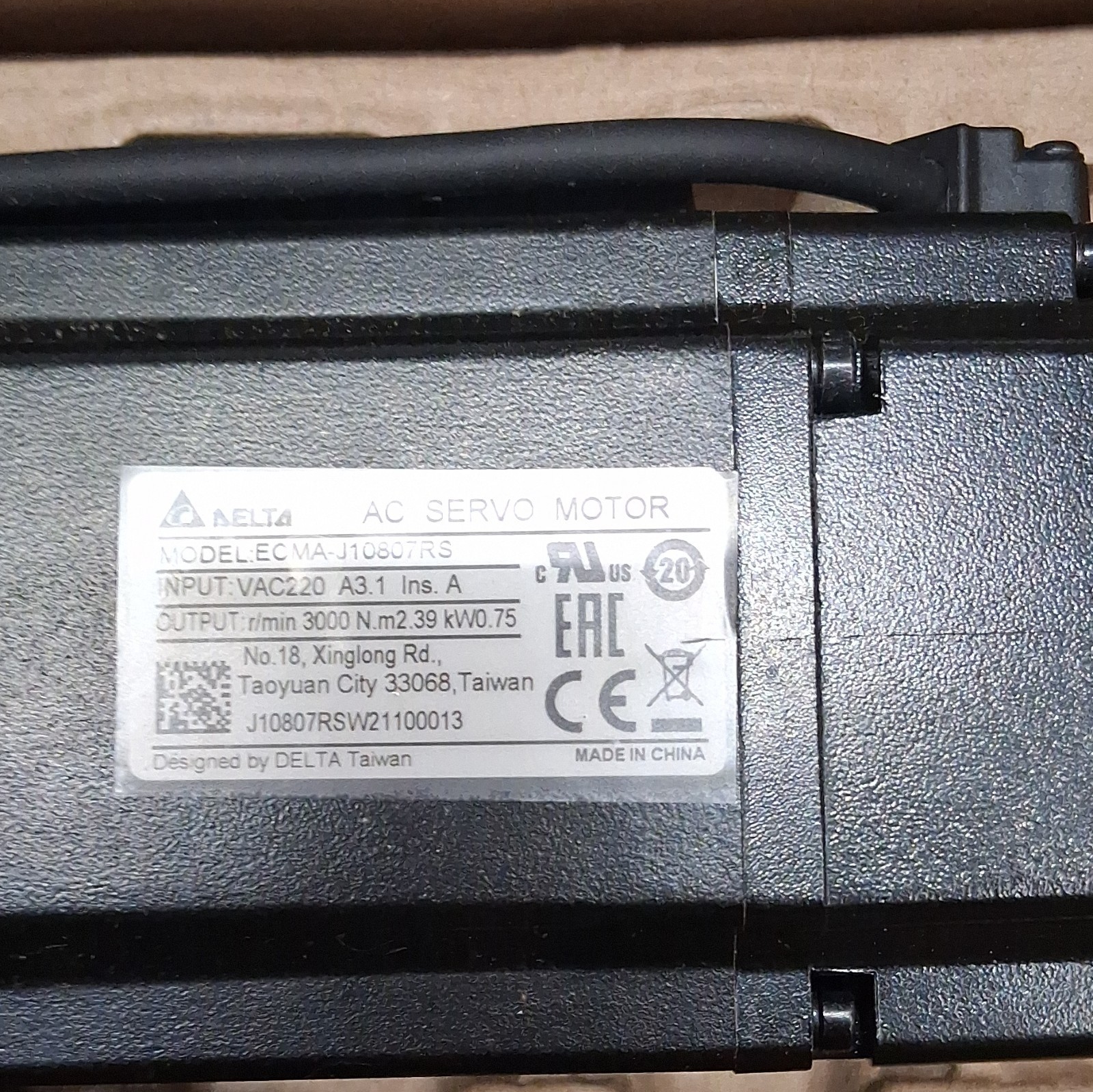 Delta ECMA-J10807RS AC Servo Motor 220VAC 0.75kW 3000RPM 2.39Nm IP20
