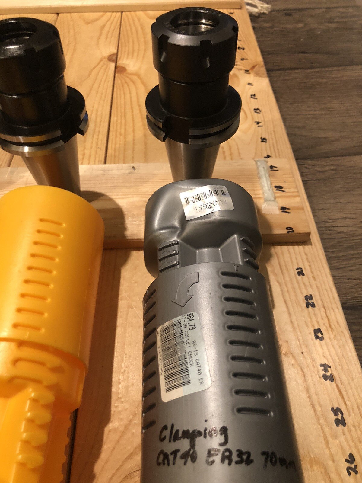 Several Cat40 tool holders as described. NEW