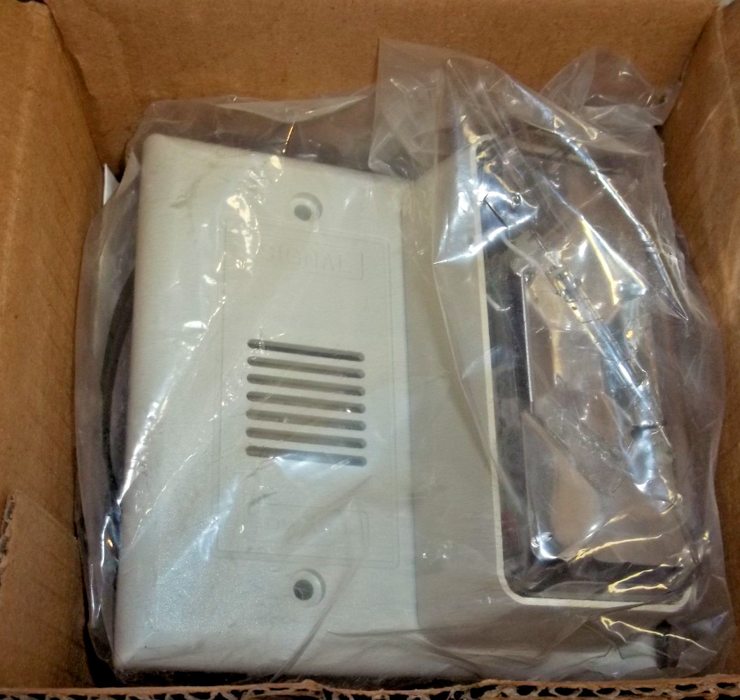 EDWARDS AUDIBLE VISUAL ALARM 7007B-N5 120VAC WHITE (EE3)