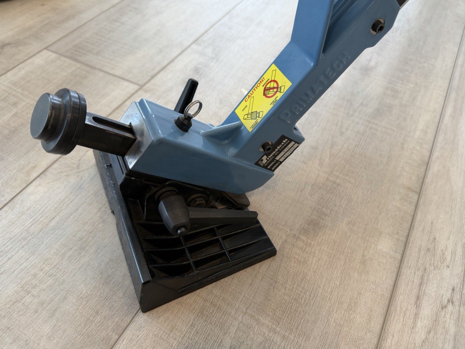 Primatech 610 Hardwood Floor Nailer Great Condition + 2 Boxes 1-1/4 Nails Mallet